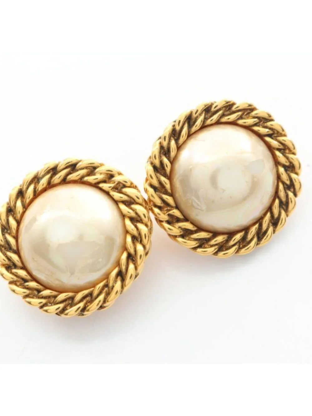 Chanel Earrings Round Gold